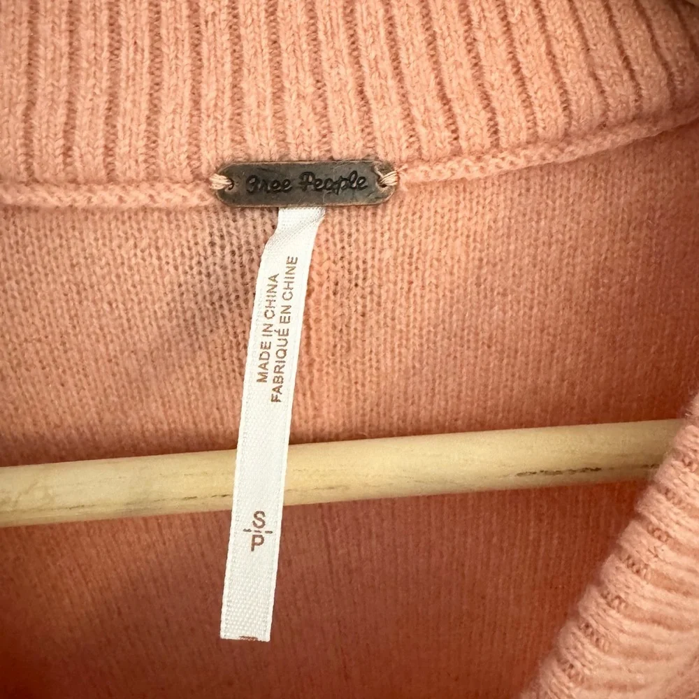Free People Kora Cashmere Crew Sweater in Vintage Rose